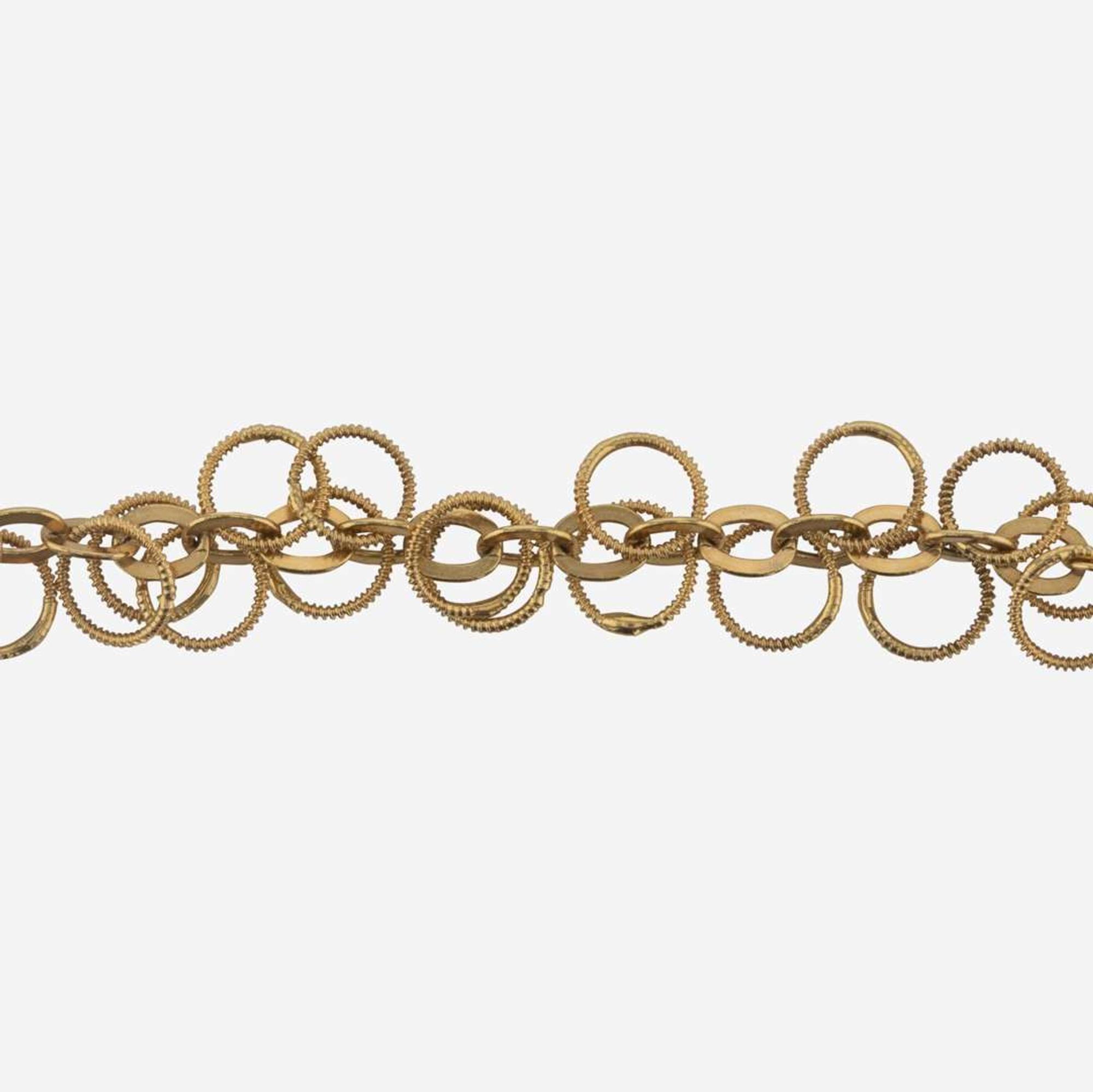 An 18K Yellow Gold Necklace