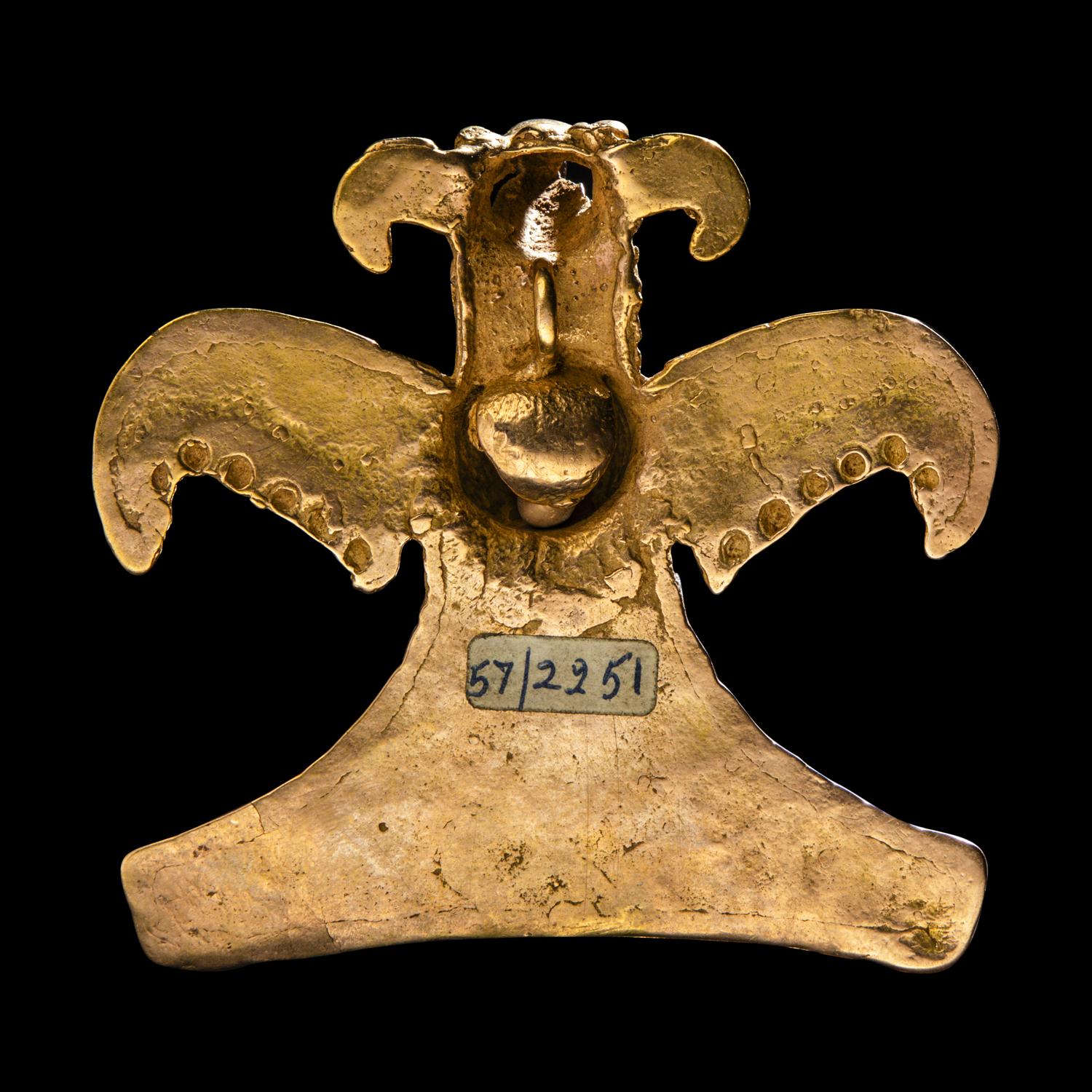 A Costa Rican Tumbaga Bird Pendant