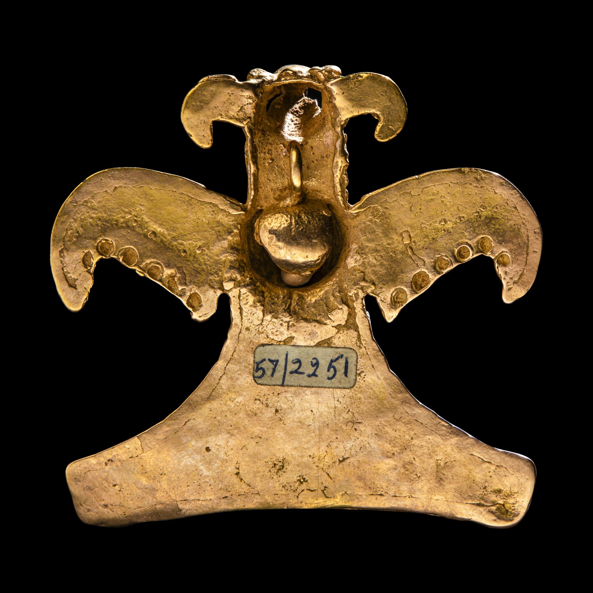 A Costa Rican Tumbaga Bird Pendant