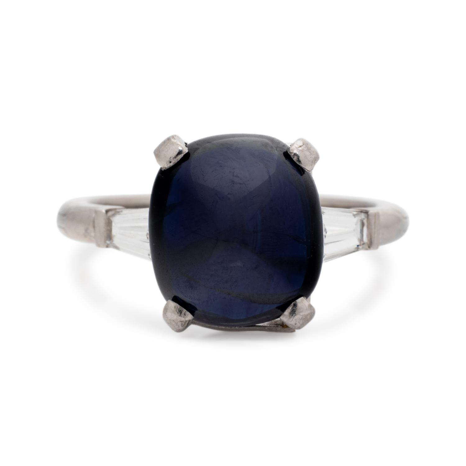 SAPPHIRE AND DIAMOND RING