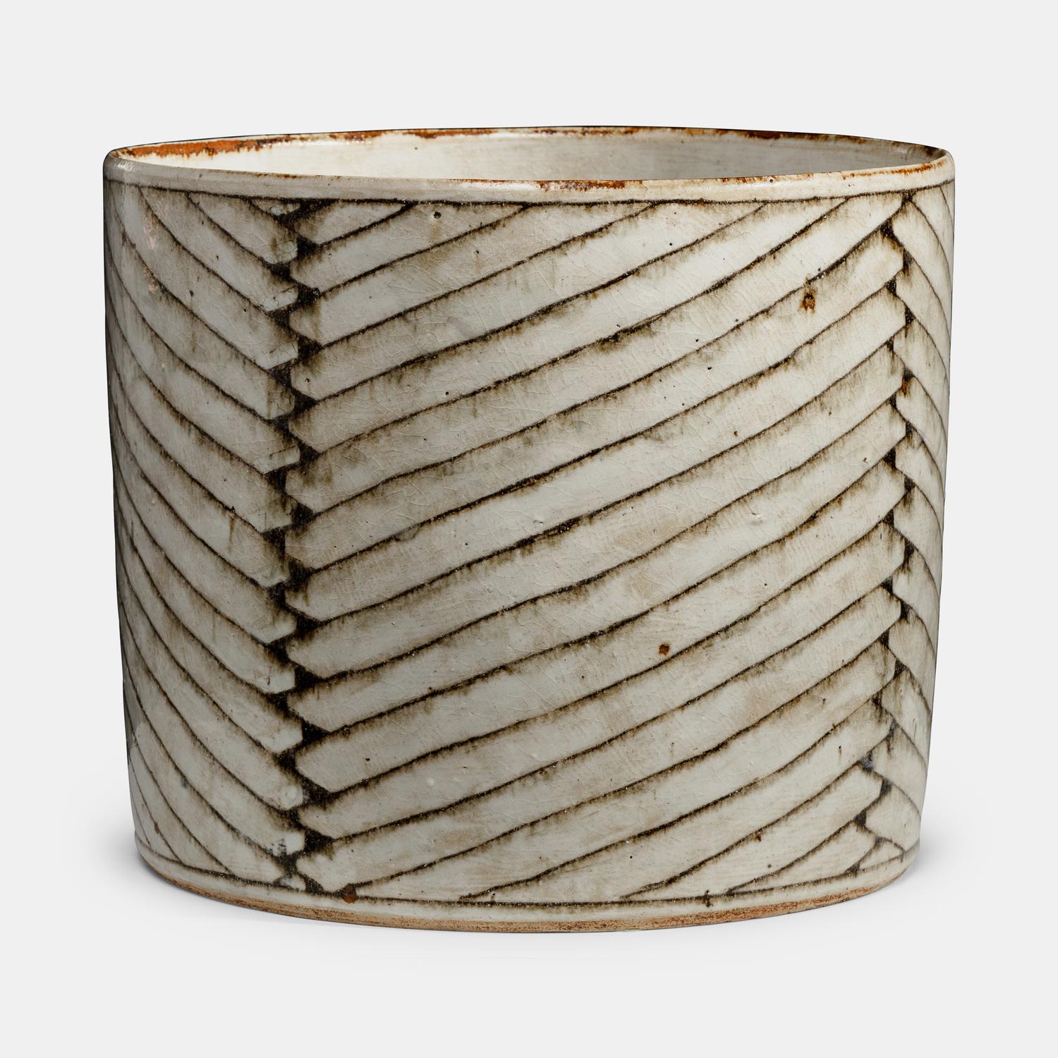 Monumental Cylindrical Vessel (kumme), 1976
