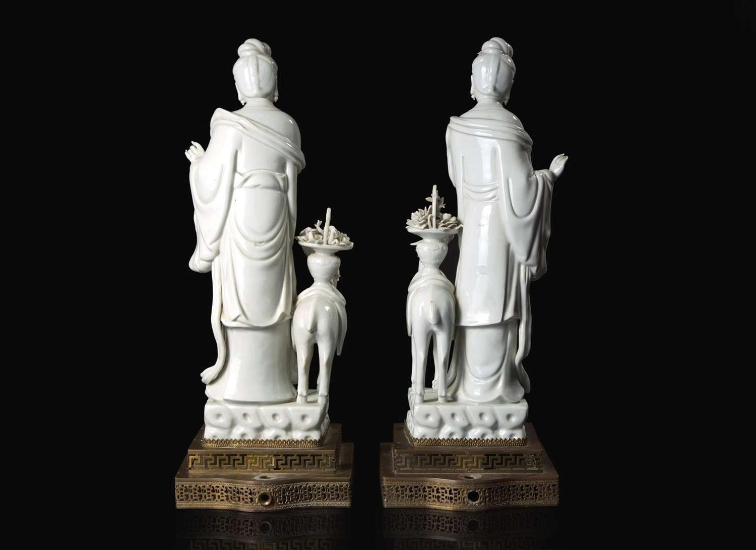 A pair of Chinese Blanc de Chine Figures of Meiren with Deer, Xu Yunlin Zhi impressed mark 德化窯仕女仙鹿瓷塑一對 許雲林製款