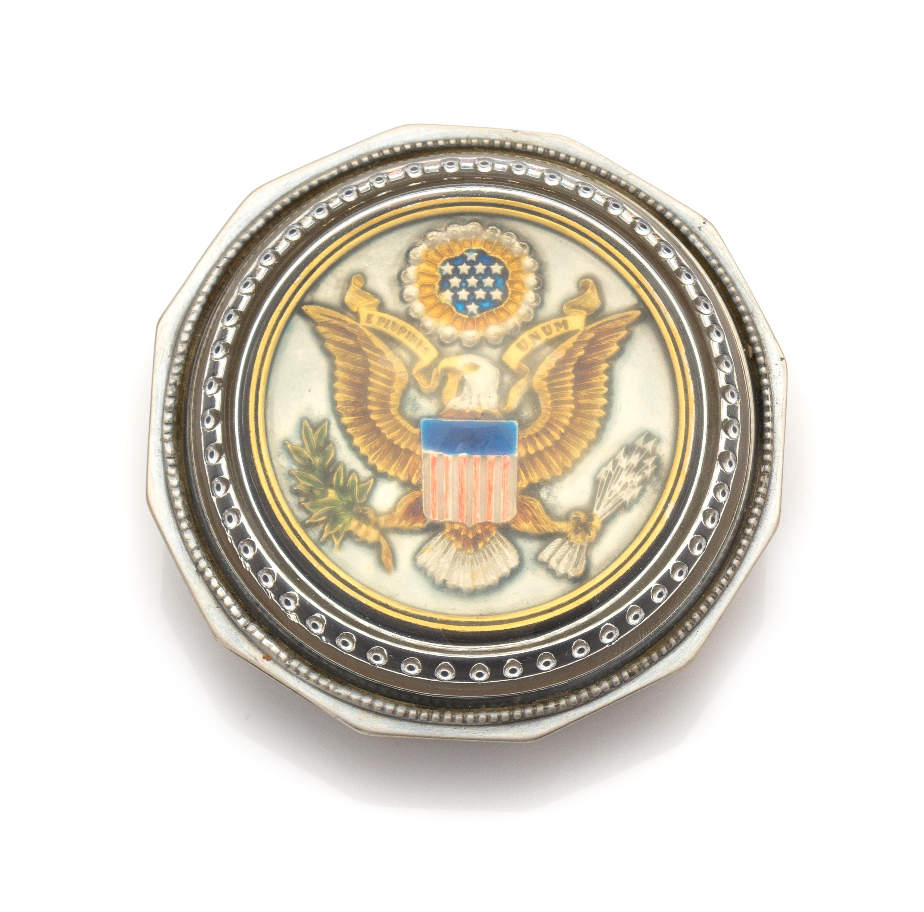 A Meadow Mountain Great Seal Paperweight, Charles Hill Diameter 3 inches