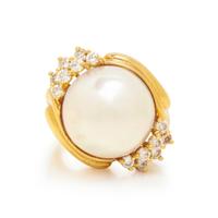 YELLOW GOLD, MABÉ PEARL, AND DIAMOND RING