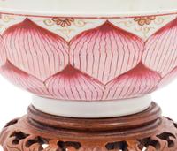 A Chinese Export Porcelain Bowl