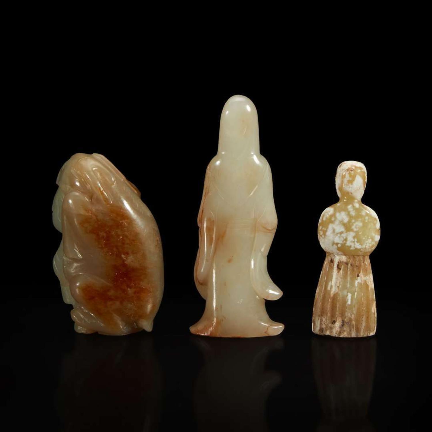 Three small Chinese carved jade figures 玉雕人物三件