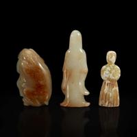 Three small Chinese carved jade figures 玉雕人物三件