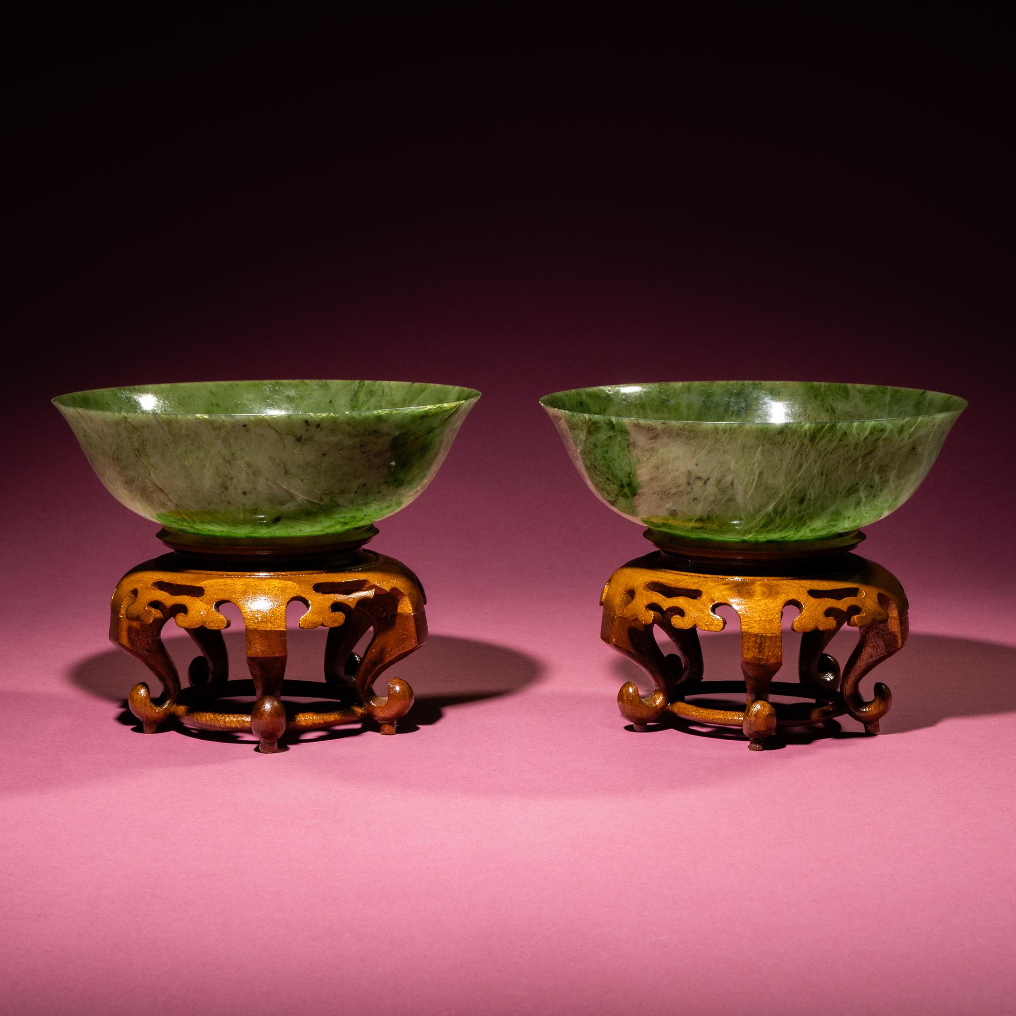 A Pair of Chinese Spinach Jade Bowls, 19th-20th Century — 晚清-民國 碧玉碗一對