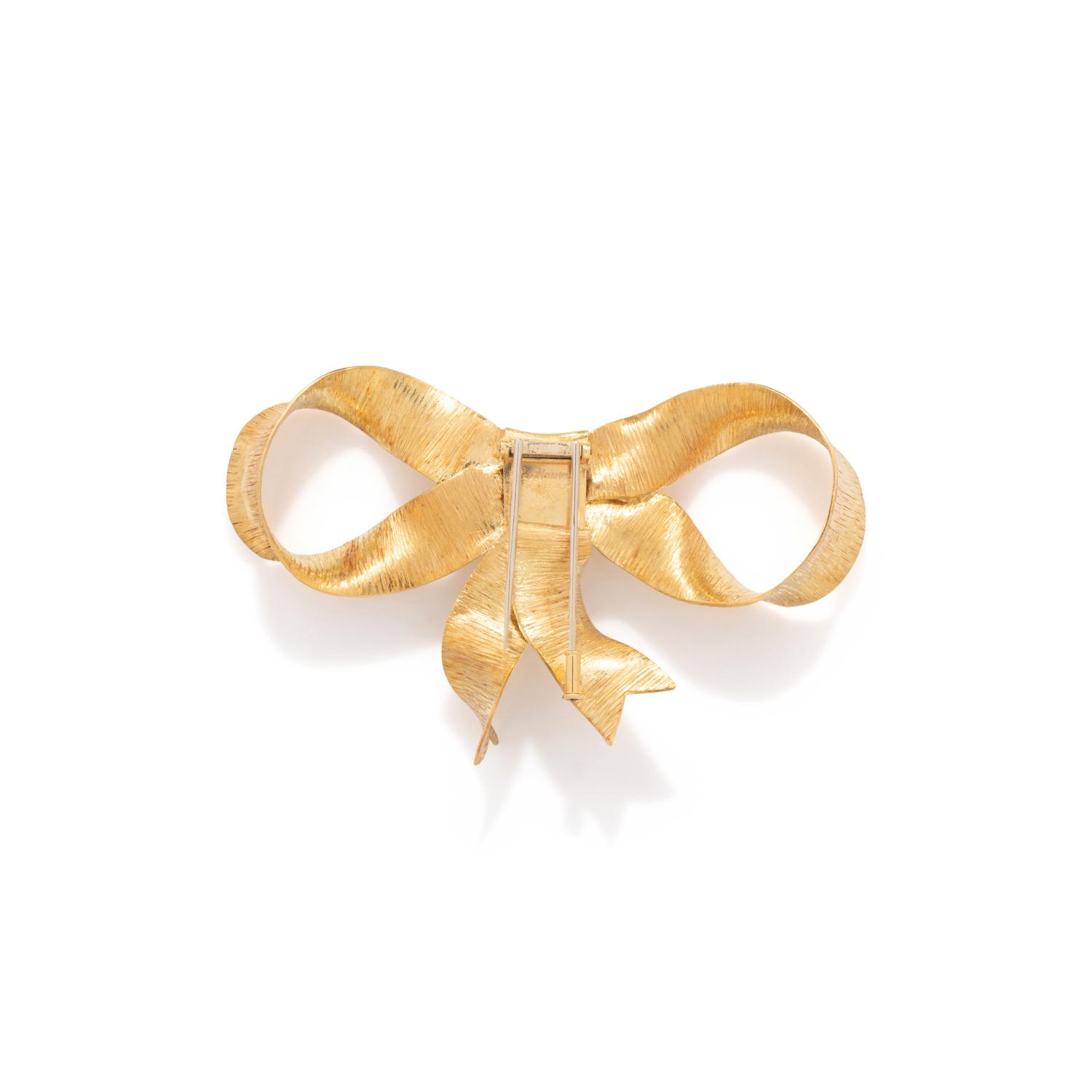LEE HAVENS, YELLOW GOLD BOW BROOCH