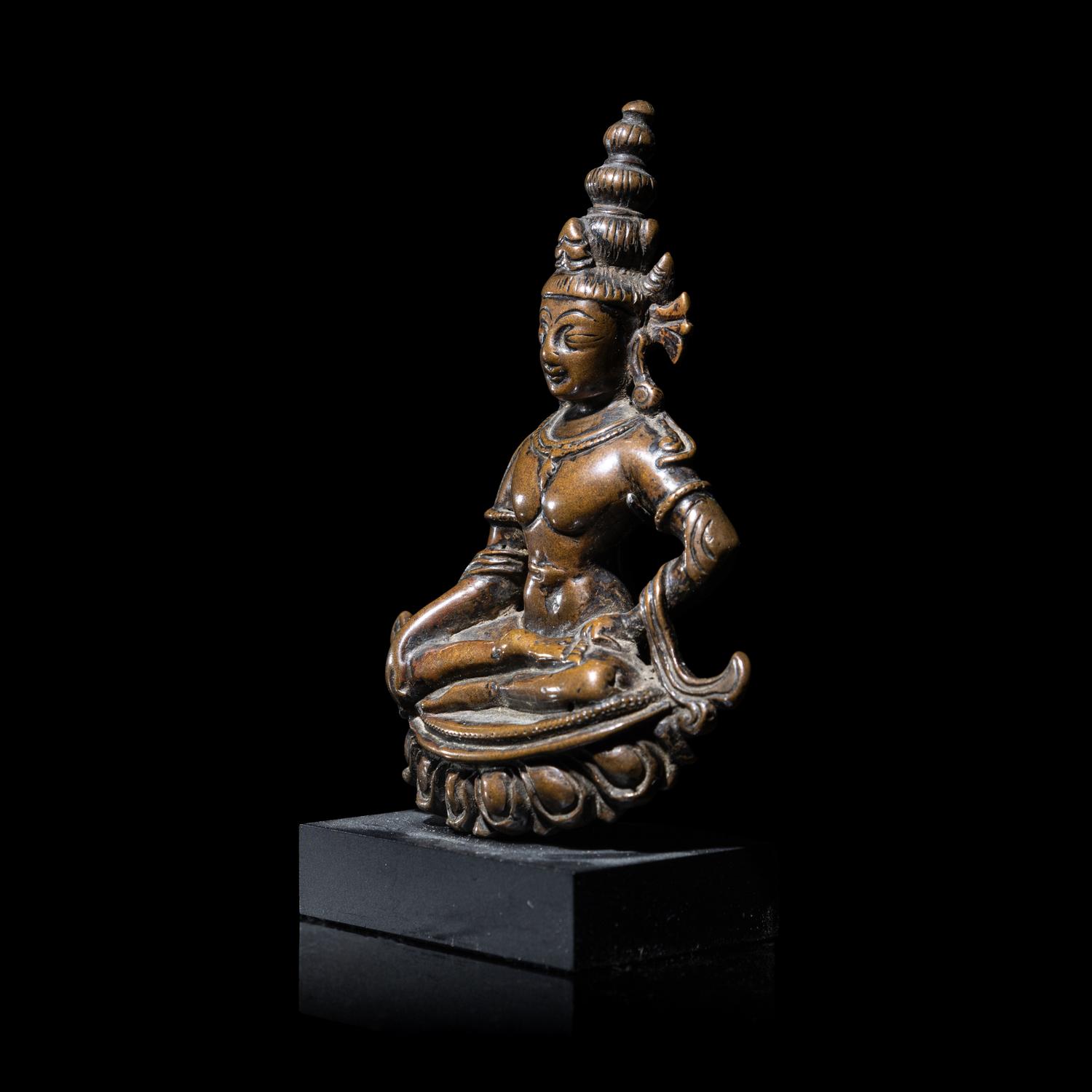 A Western Himalayan Copper Alloy Seated Figure of Avalokiteshvara, 11th/12th Century 十一/十二世紀 喜馬拉雅西麓銅觀音