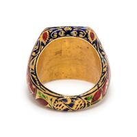 EMERALD AND POLYCHROME ENAMEL MUGHAL STYLE RING