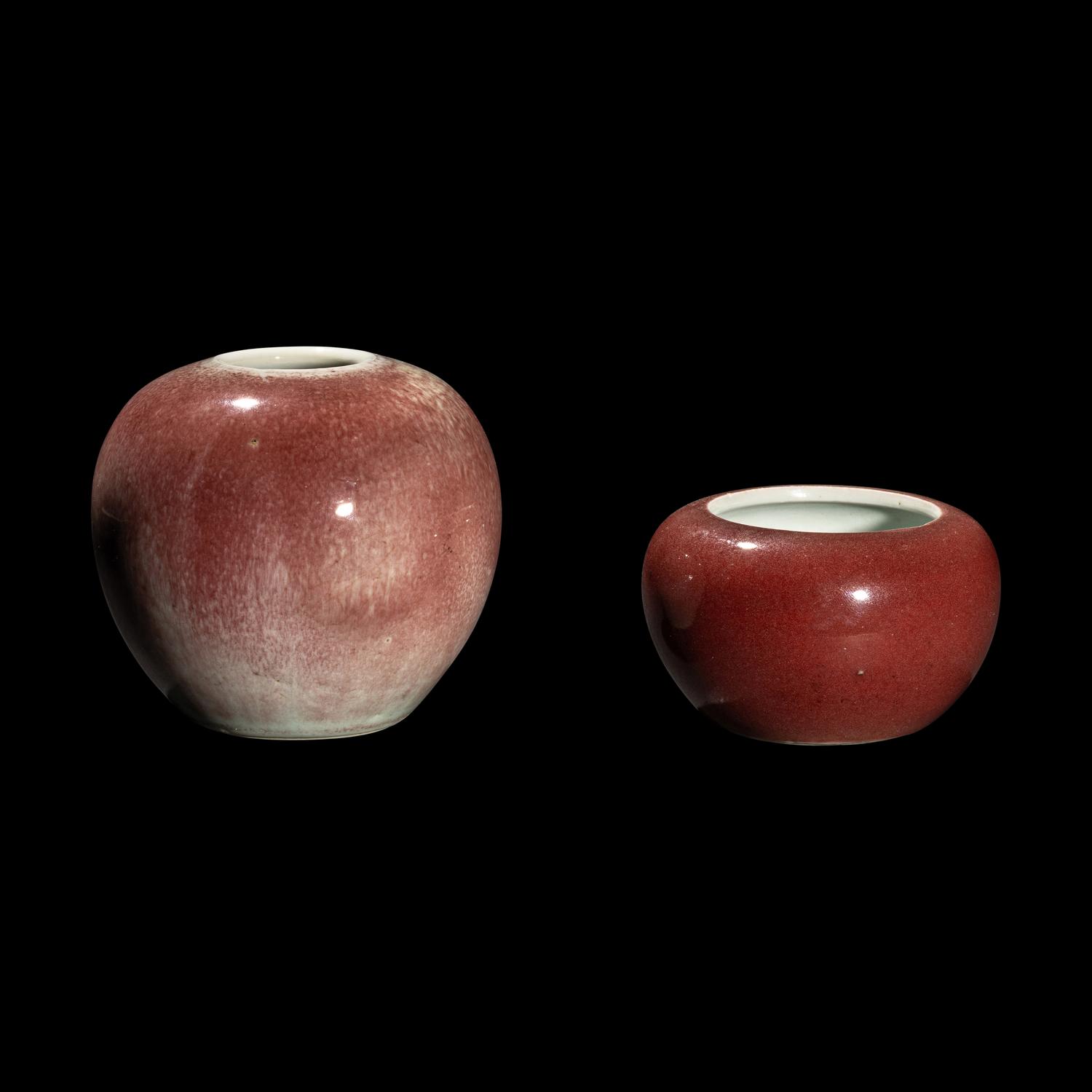 Two Chinese Red Glazed Porcelain Wares, 18th/19th Century 清中期 豇豆紅罐及寶石紅釉水呈