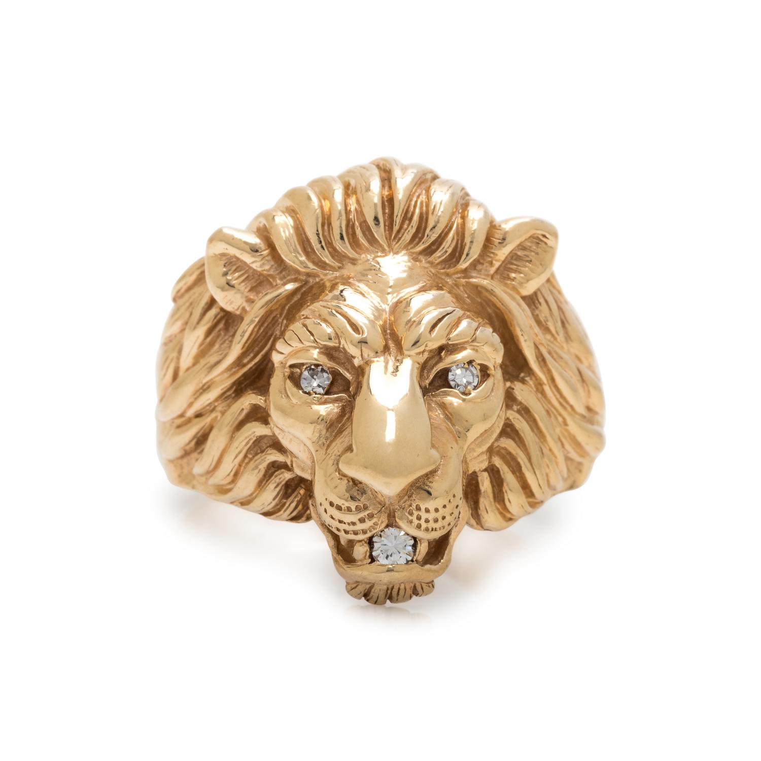 YELLOW GOLD AND DIAMOND LION RING