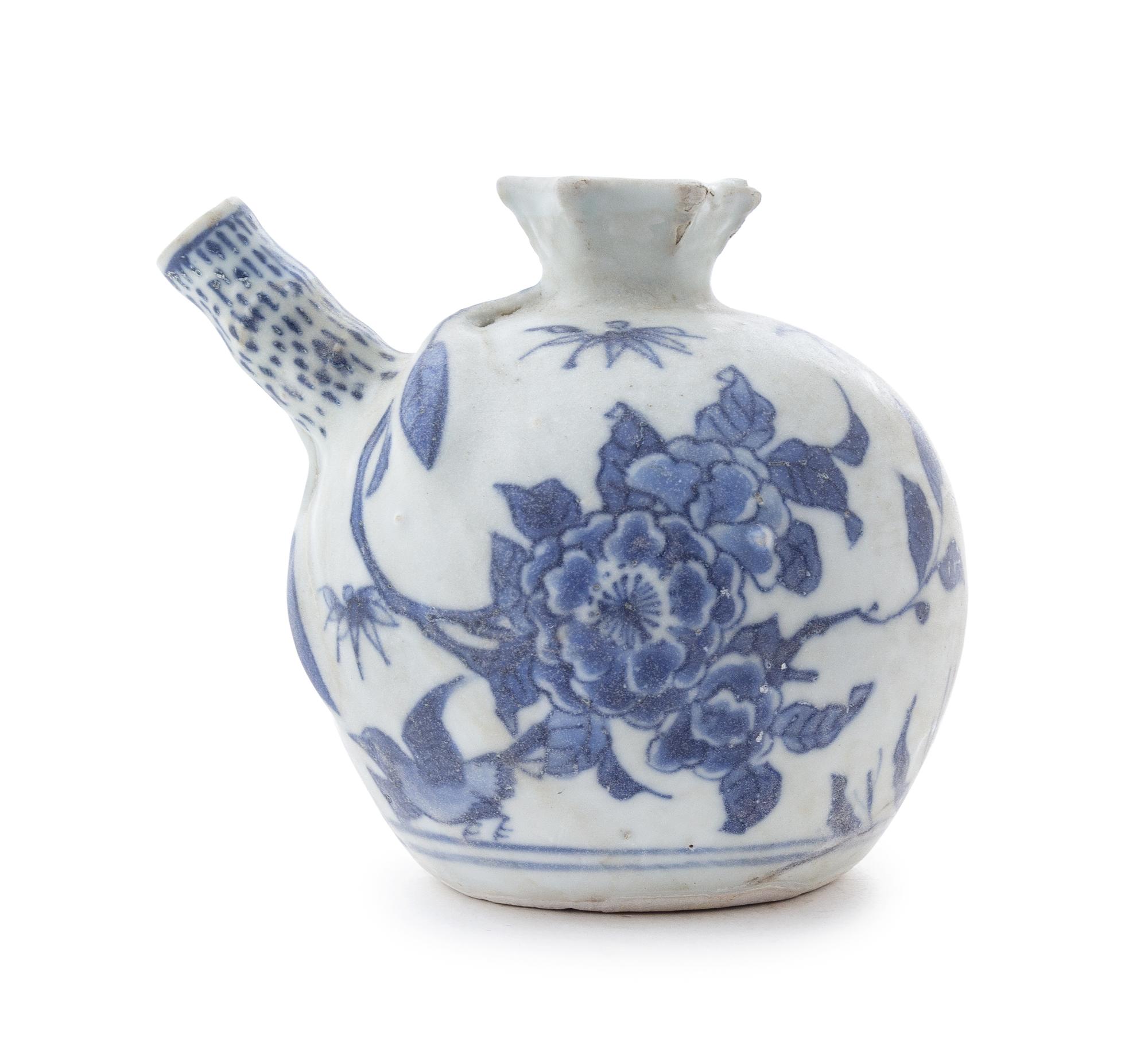A 'Hatcher Cargo' Blue and White Porcelain Water Dropper Height 3 1/4 inches. — TRANSITIONAL PERIOD, MID-17TH CENTURY