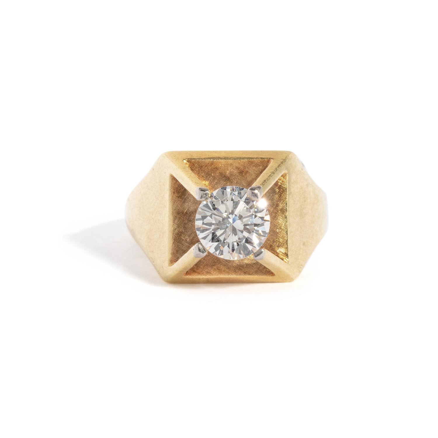 DIAMOND RING