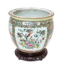 A Chinese Export Rose Canton Porcelain Jardiniere Height 10 1/4 inches. — 19TH CENTURY