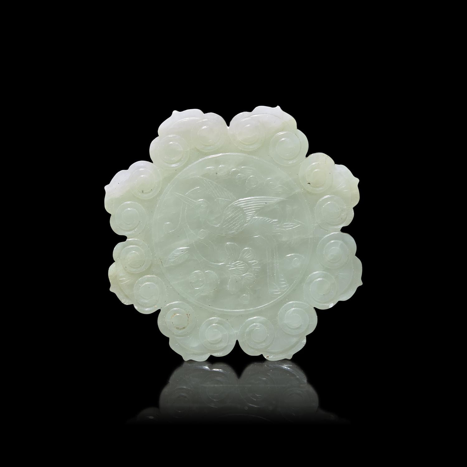 A Large Chinese Pale Celadon Jade Floriform Pendant, 19th Century 清晚期 青白玉花片