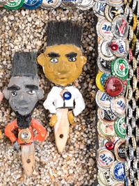 Paintbrush Portrait Group in Bottlecap Frame