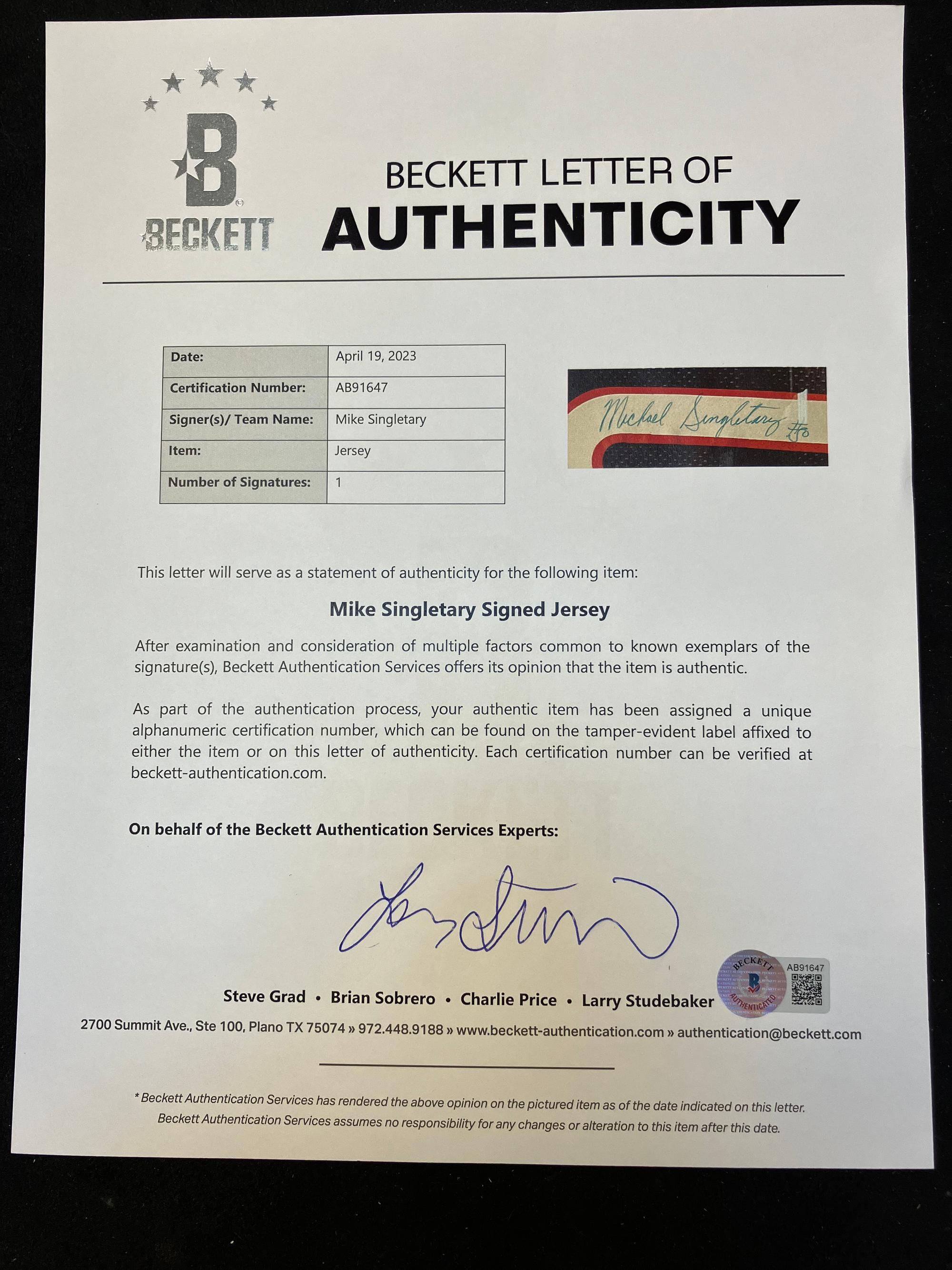 A Mike Singletary Chicago Bears Signed Autograph Jersey Display (Beckett Authentication Services Letter),