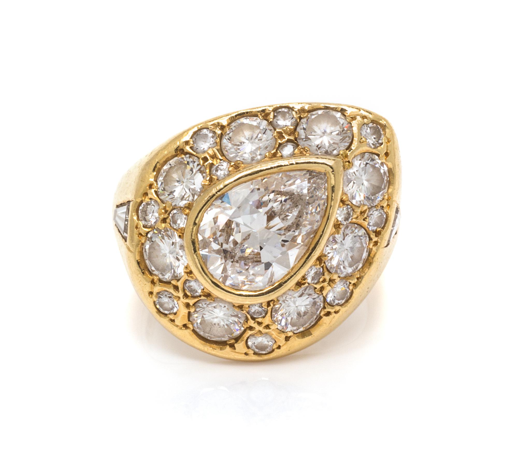 An 18 Karat Yellow Gold and Diamond Ring, 8.60 dwts.