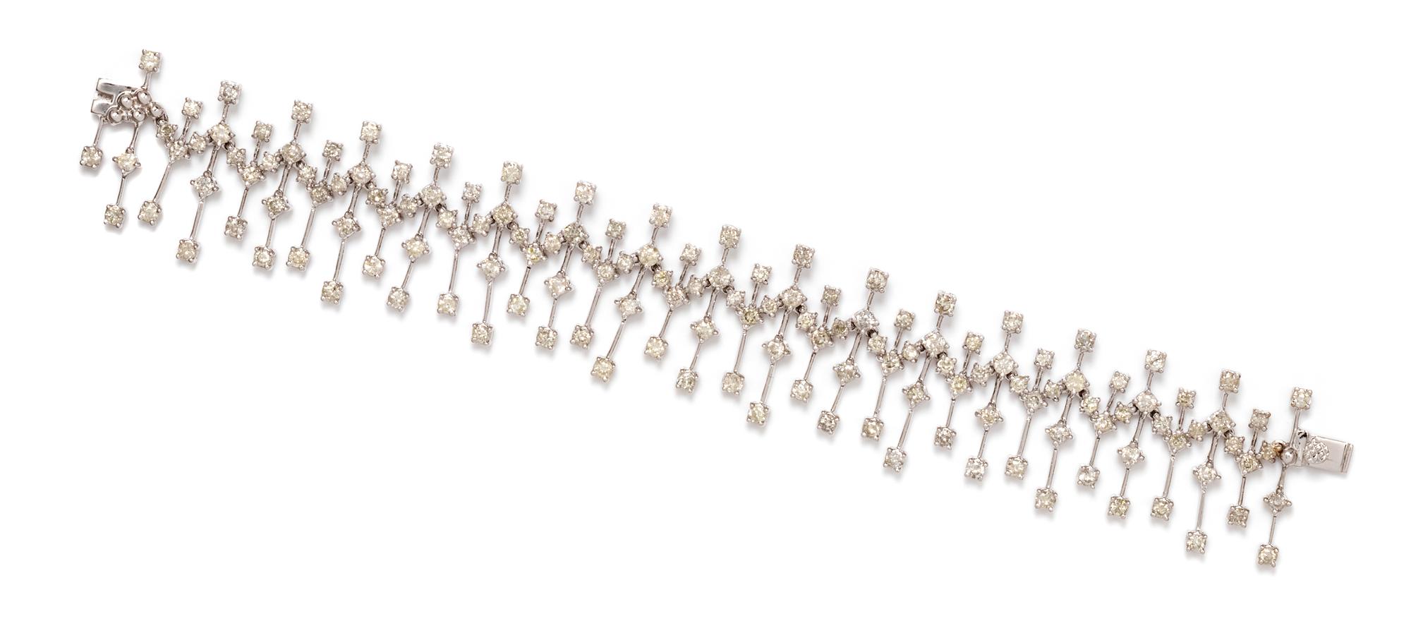 An 18 Karat White Gold and Diamond Bracelet, 16.90 dwts.