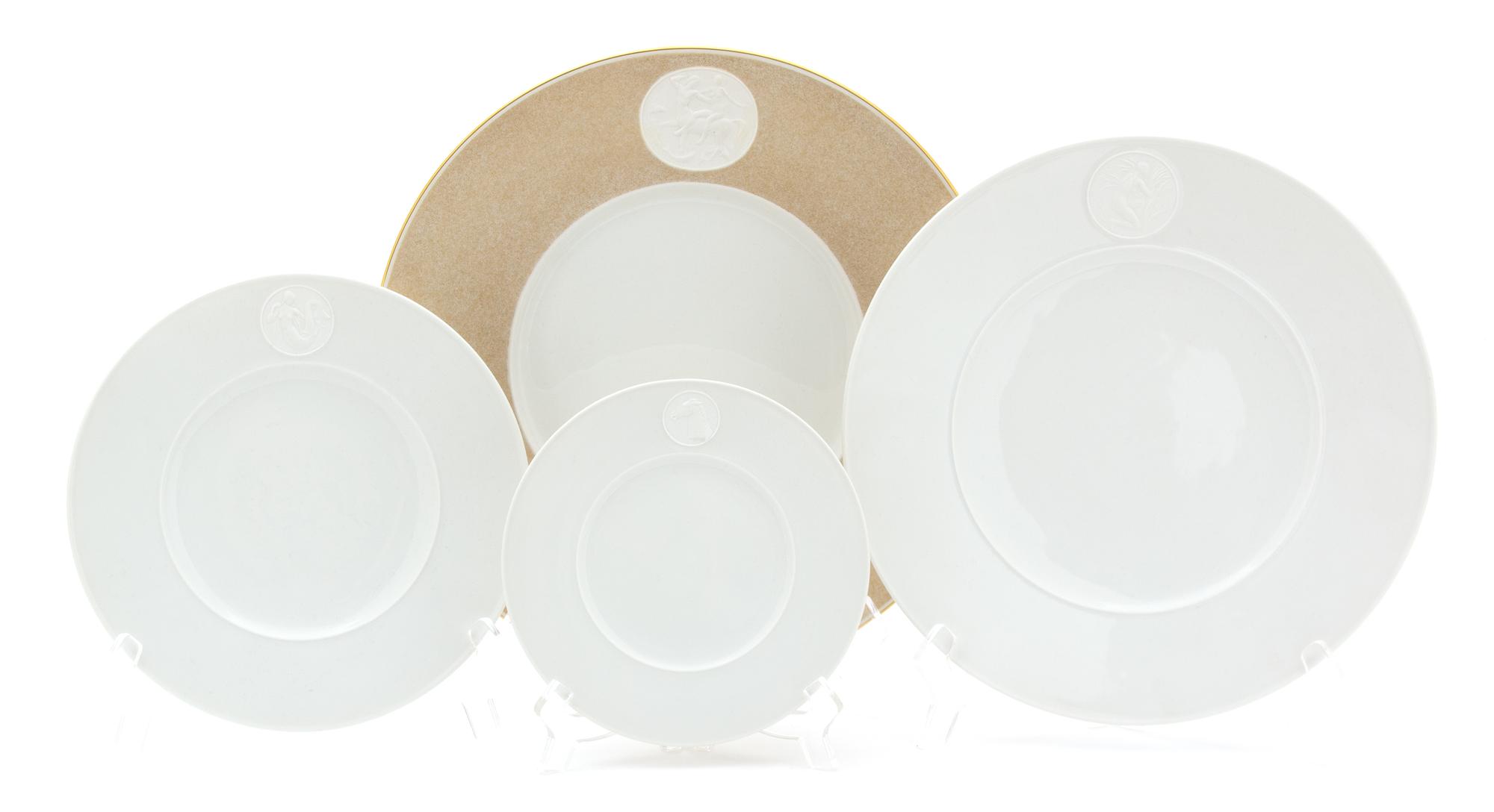 A K.P.M Porcelain Dinner Service for Twelve Diameter of dinner plate 11 1/2 inches. — 20TH CENTURY