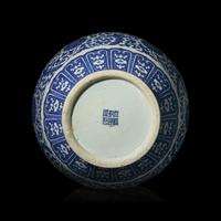 A Large Chinese Blue and White Porcelain Hu Vase, 20th Century 近代 乾隆款青花纏枝蓮紋鋪首壺