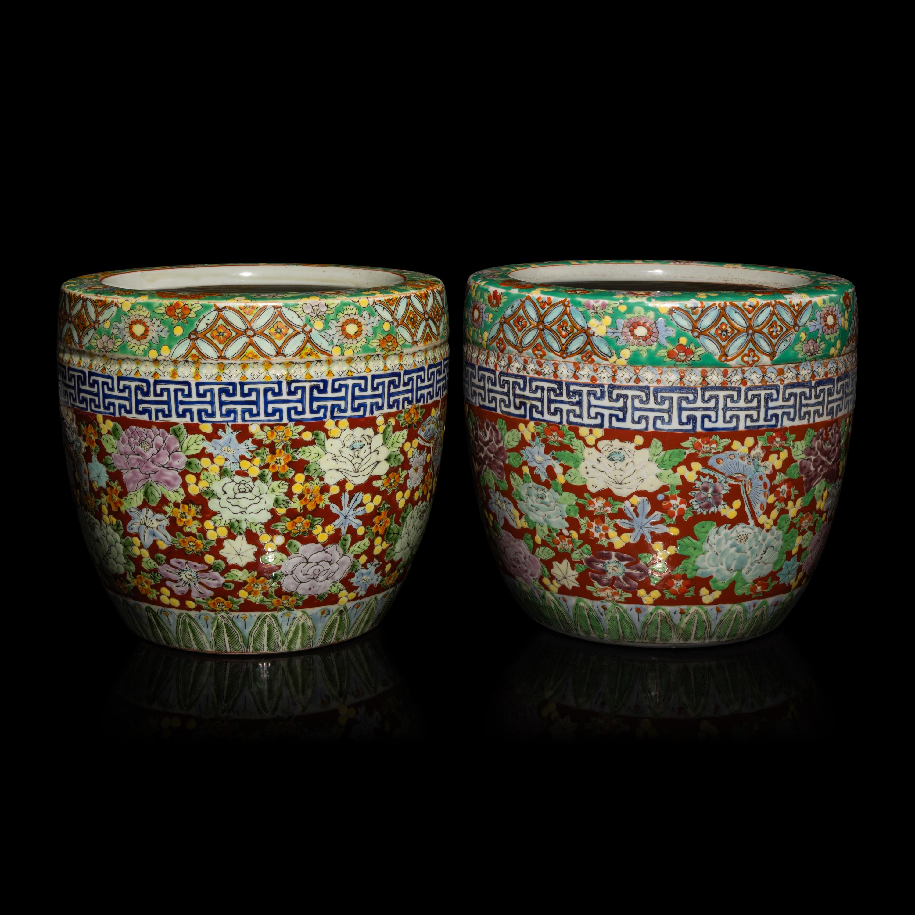 A Pair of Famille Rose Porcelain Jardinières — 粉彩牡丹圖花盆一對