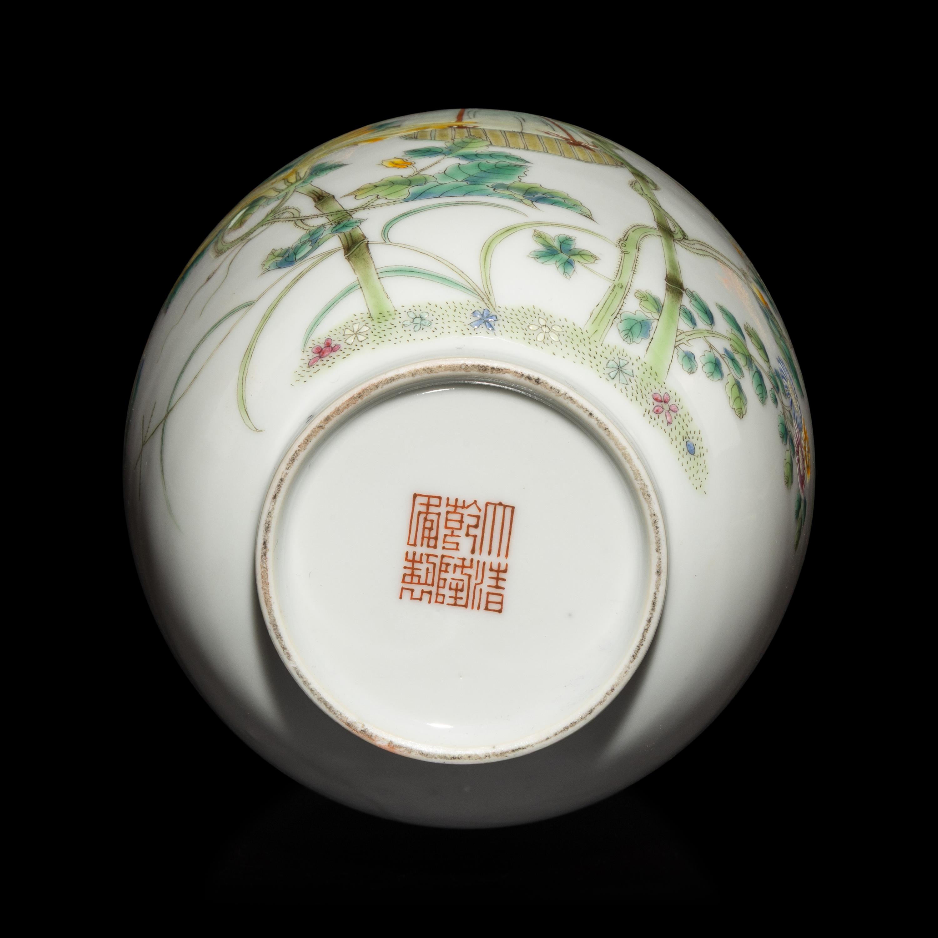 A Chinese Famille Rose Porcelain Vase, Late 19th-20th Century — 晚清-民國 粉彩瓜果草蟲圖賞瓶