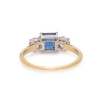 SAPPHIRE AND DIAMOND RING