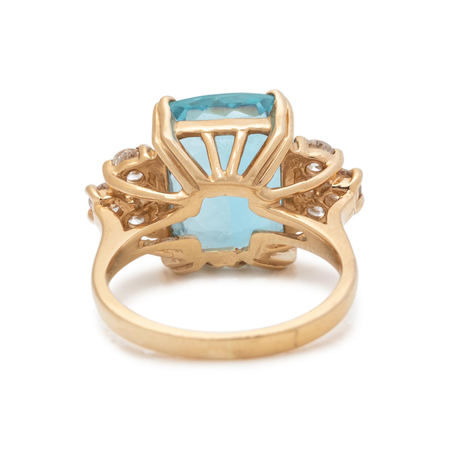 AQUAMARINE AND DIAMOND RING
