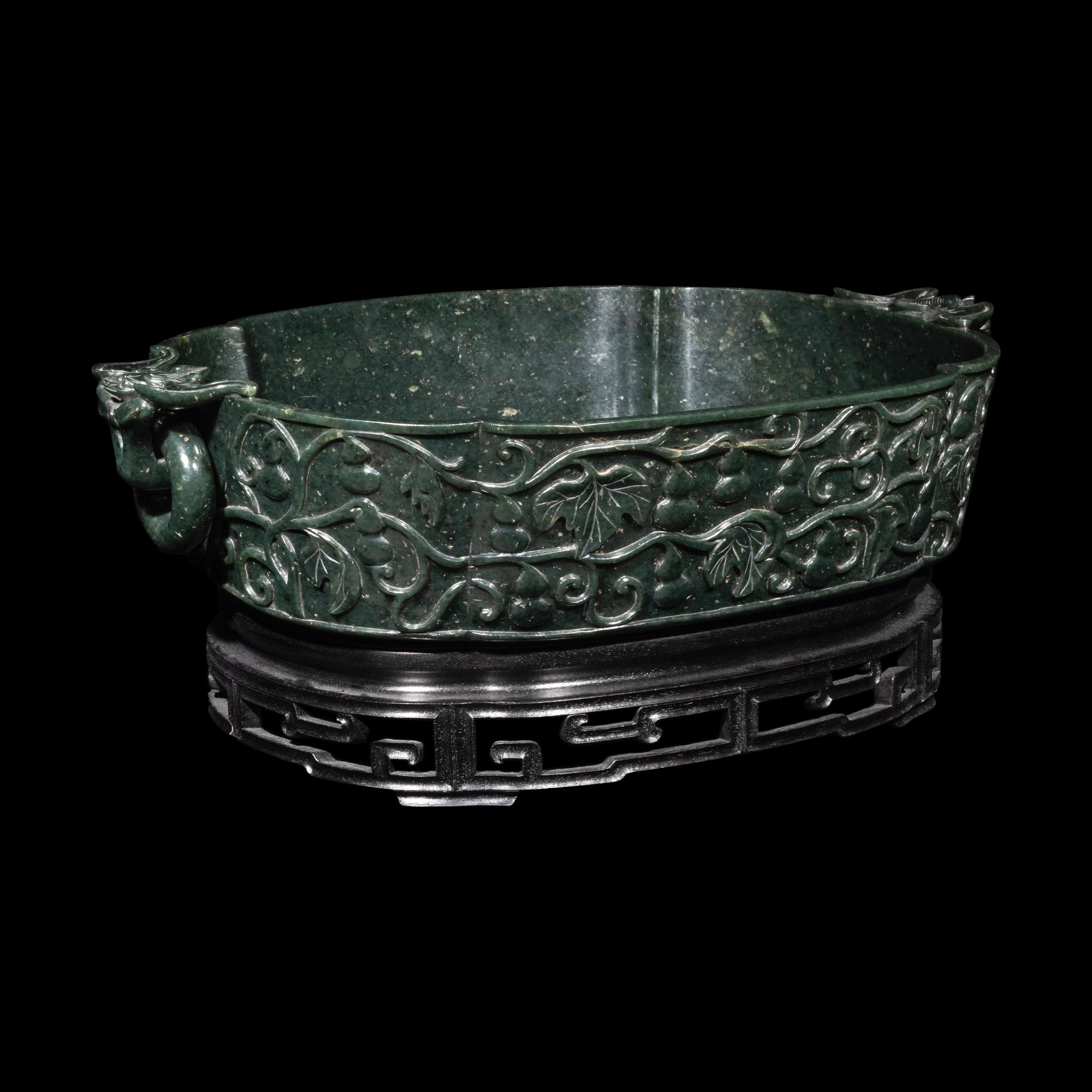 A Chinese Spinach Jade Marriage Bowl, Late Qing/Republic Period 晚清/民國 碧玉雕福祿萬代雙蝠活耳洗
