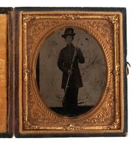 [CIVIL WAR]. Sixth plate tintype of a young Union infantry private with musket.
