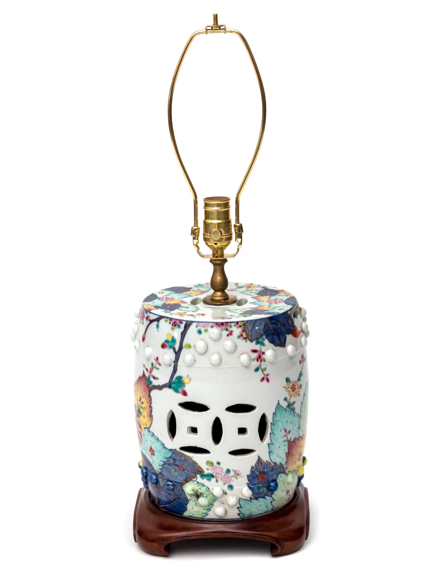 A Chinese Tobacco Leaf Design Barrel-Form Table Lamp — 20TH CENTURY