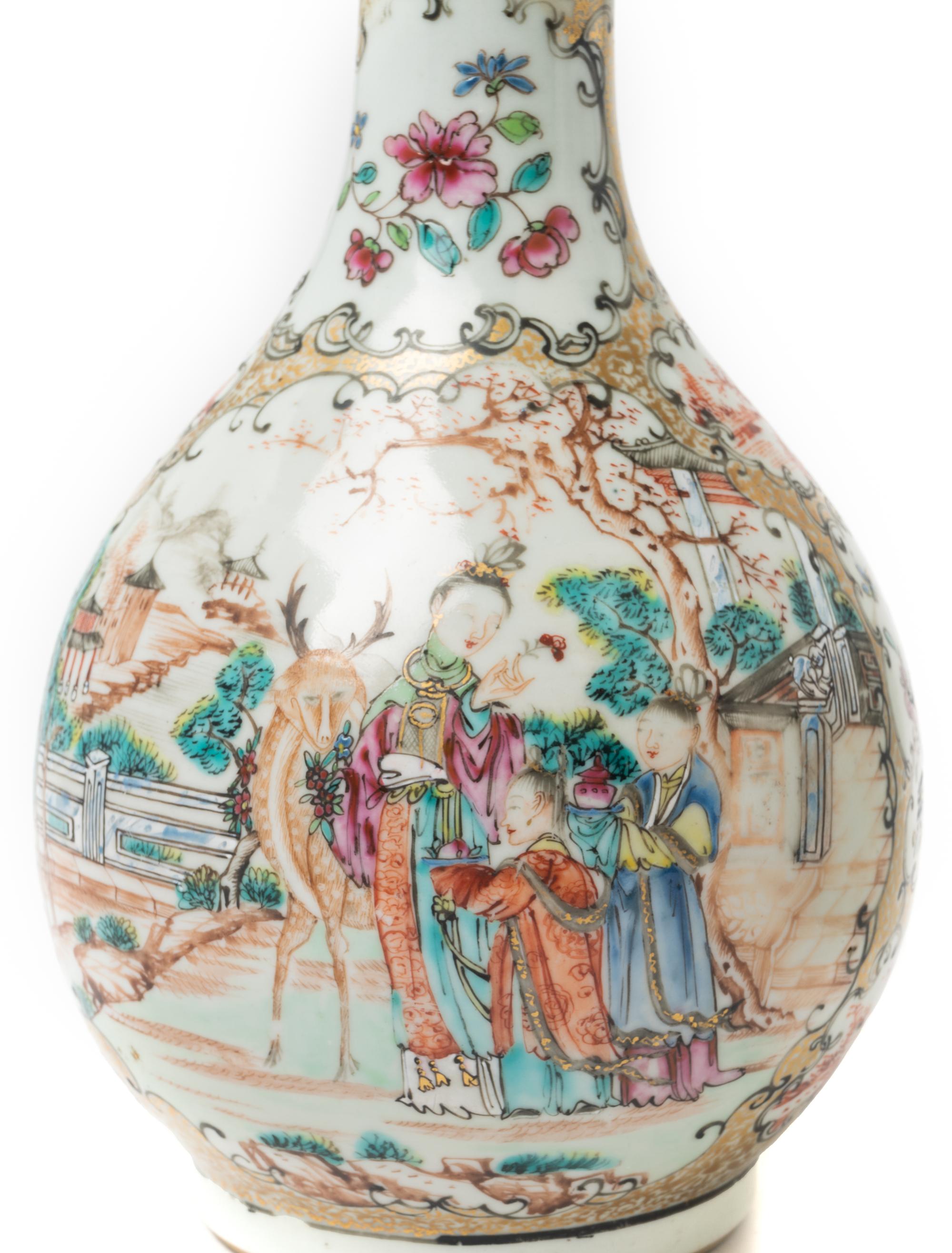 A Chinese Export Porcelain Bottle and Basin