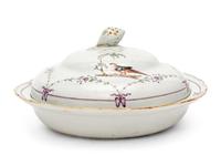 A Chinese Export Porcelain Entrée Dish and Cover