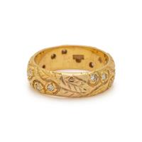 YELLOW GOLD AND DIAMOND RING