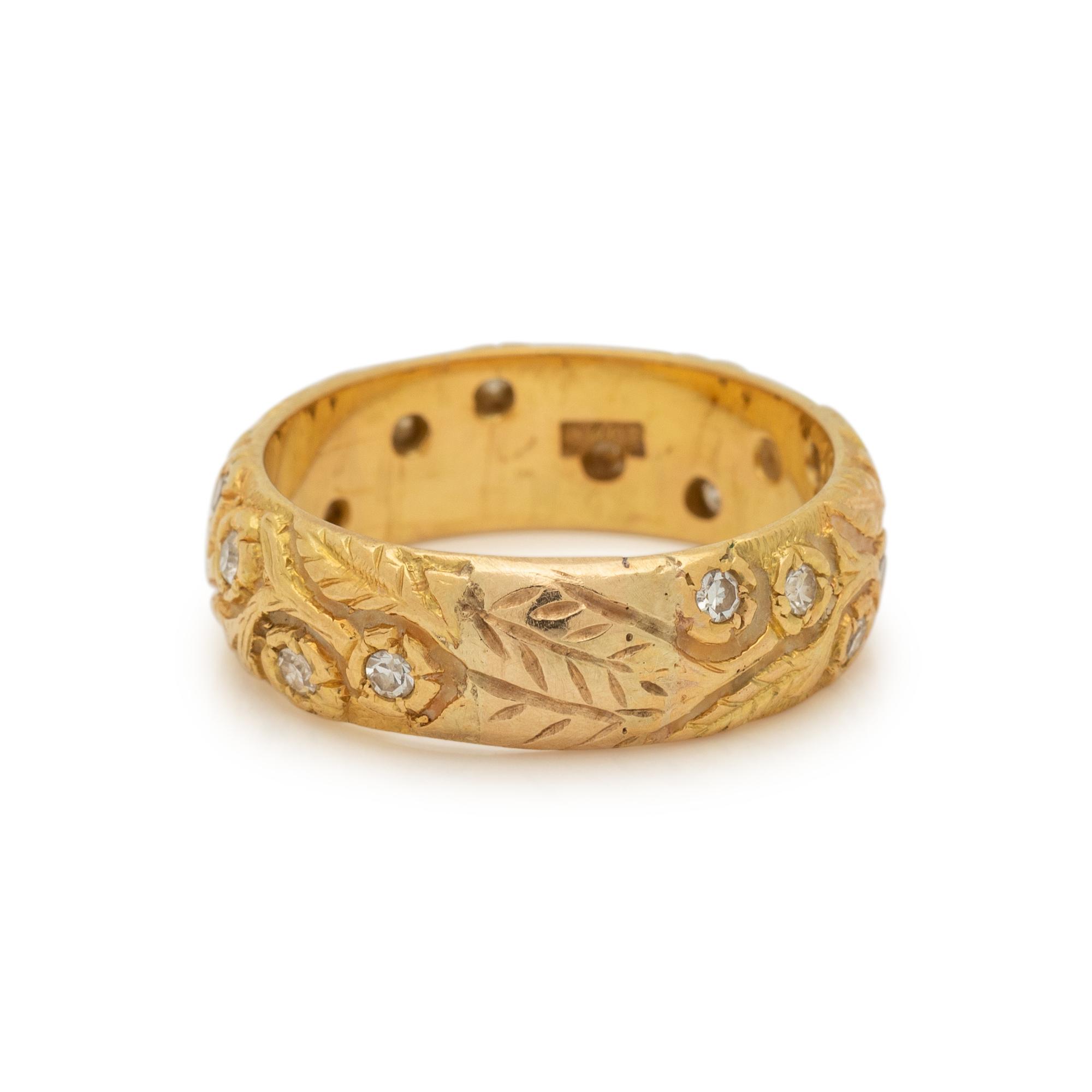 YELLOW GOLD AND DIAMOND RING
