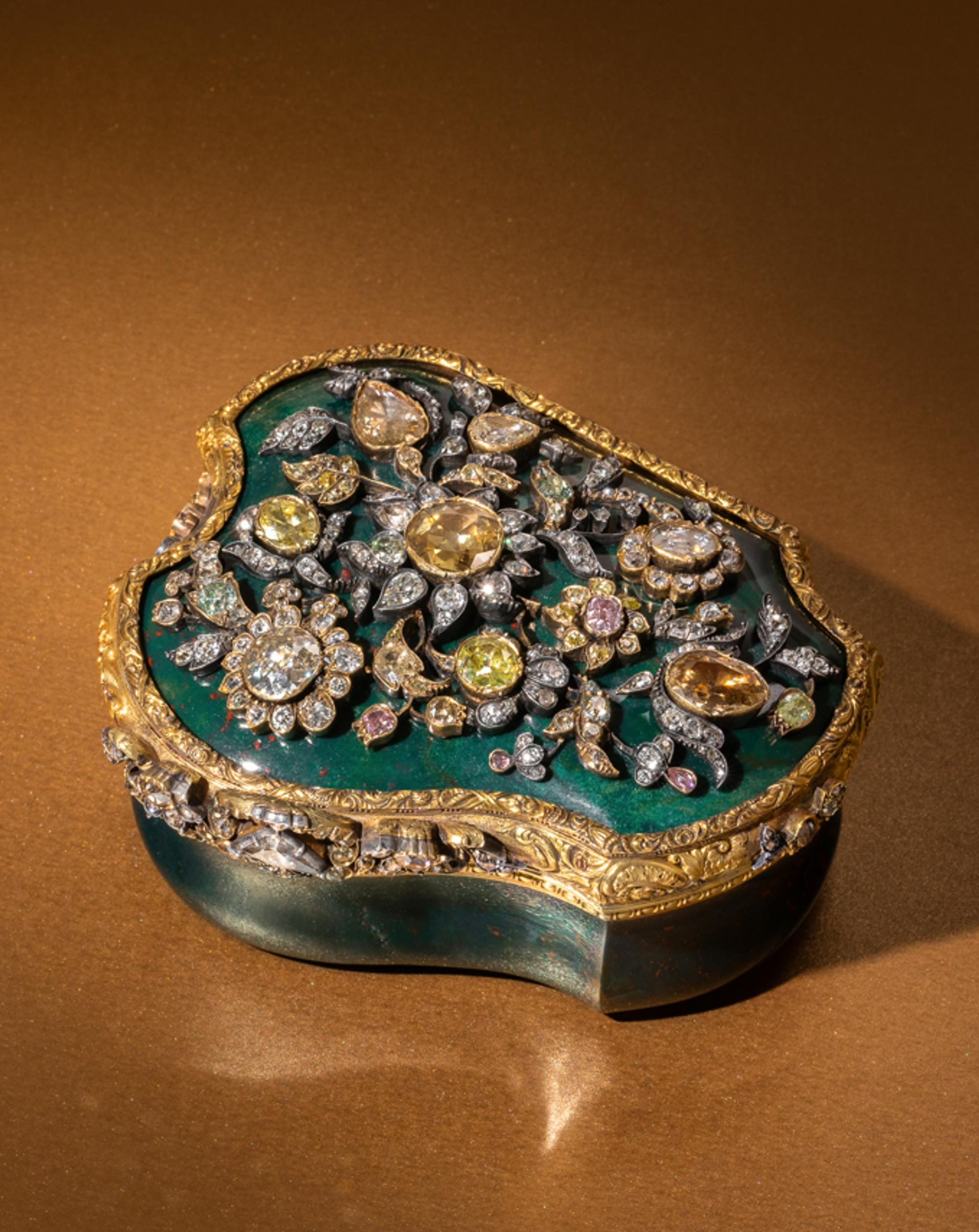 A Diamond, Colored Diamond and Gold Mounted Bloodstone Box