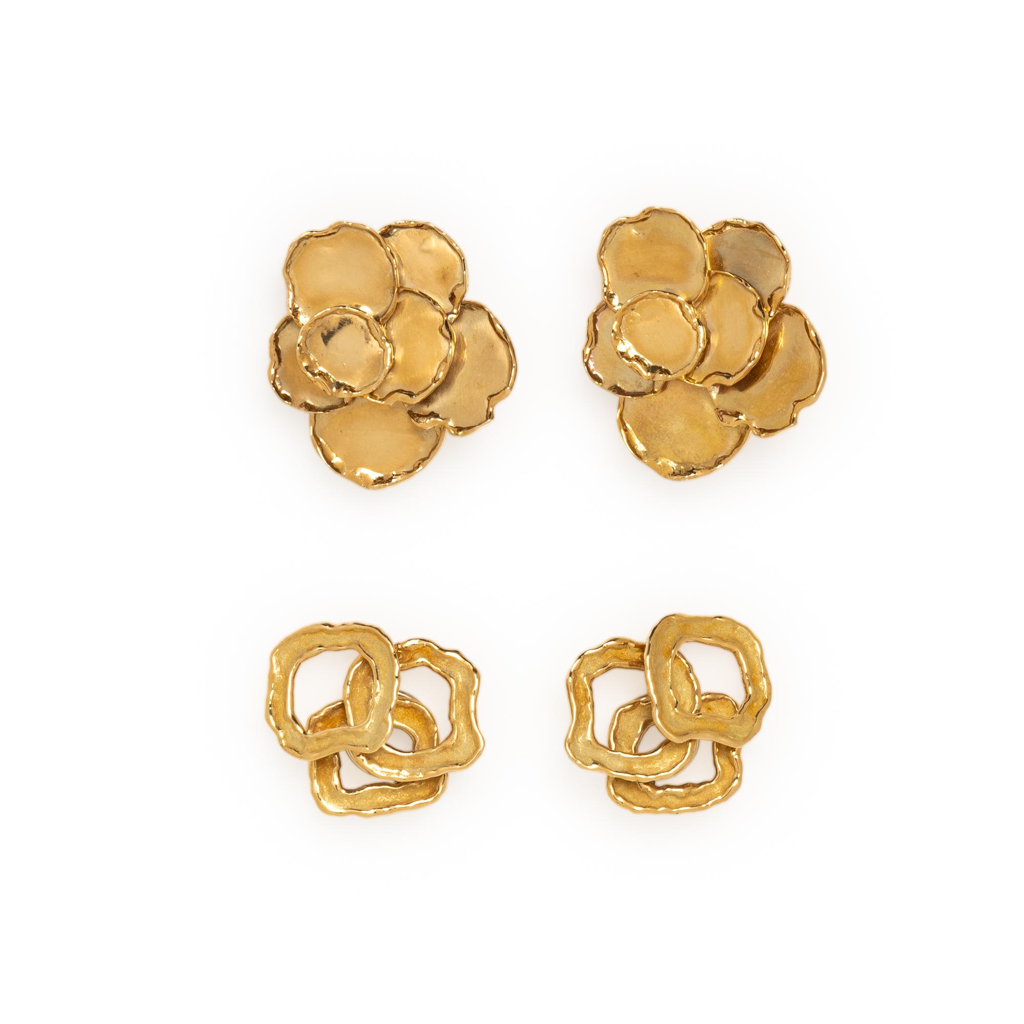 CHAUMET, TWO PAIRS OF YELLOW GOLD EARRINGS
