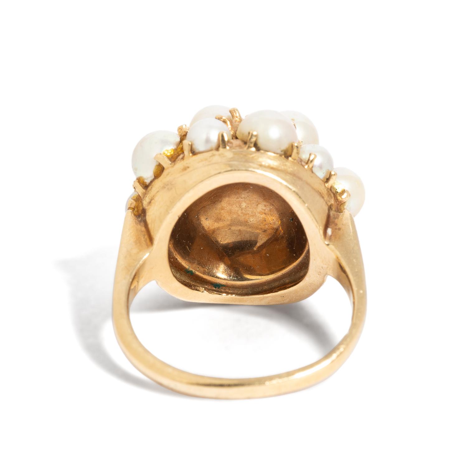 CULTURED PEARL AND YELLOW GOLD RING
