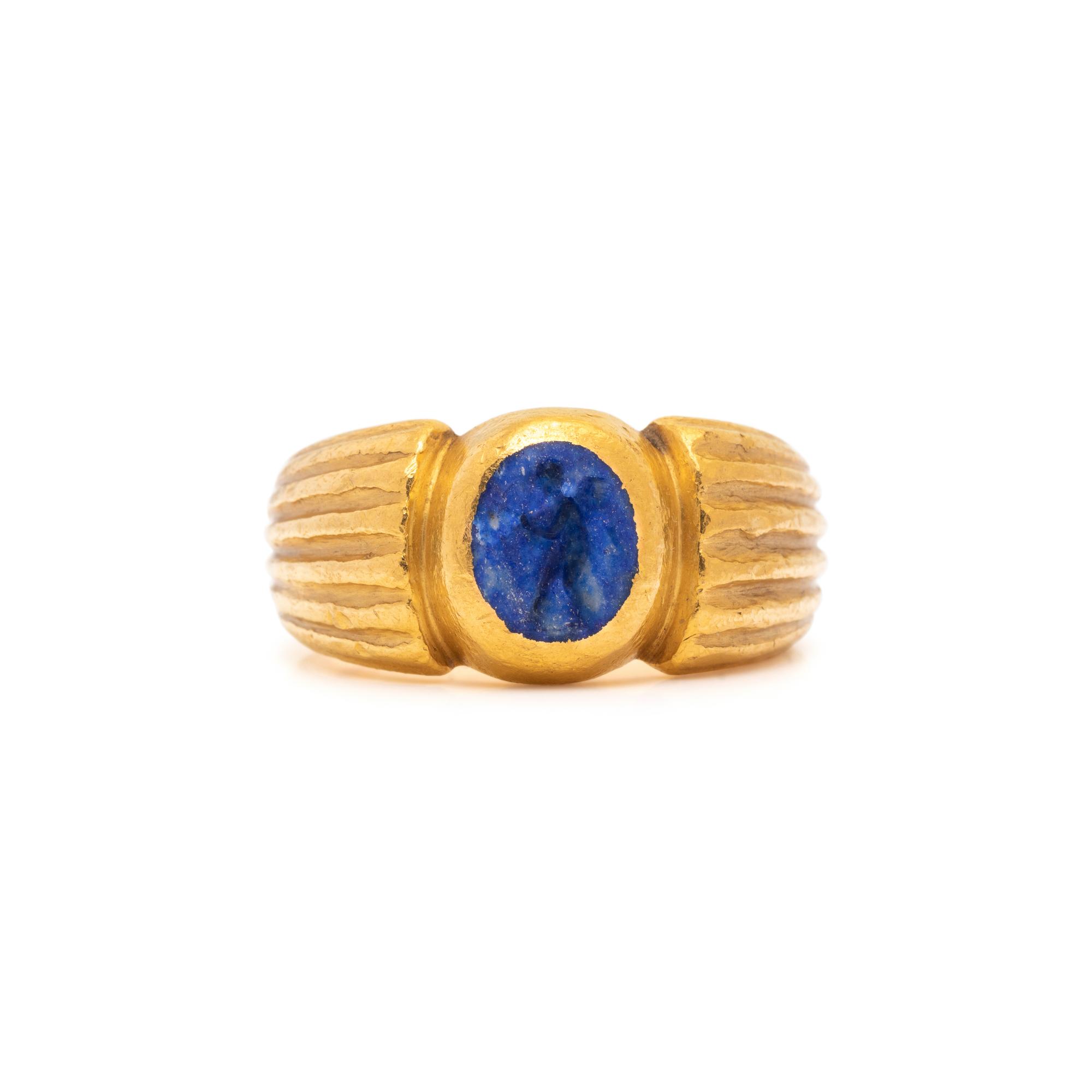 HIGH KARAT YELLOW GOLD AND LAPIS LAZULI INTAGLIO RING