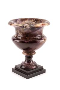 An English Blue John Urn Height 12 1/2 x diameter 9 1/4 inches. — 19TH CENTURY