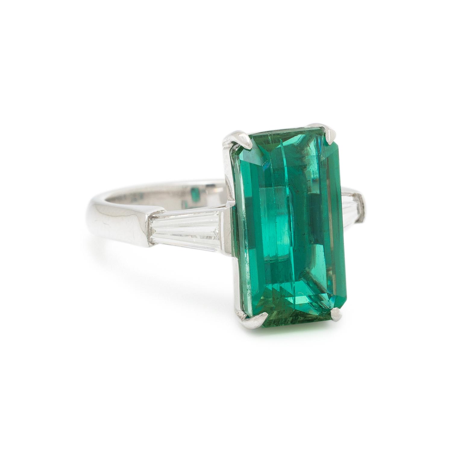 EMERALD AND DIAMOND RING