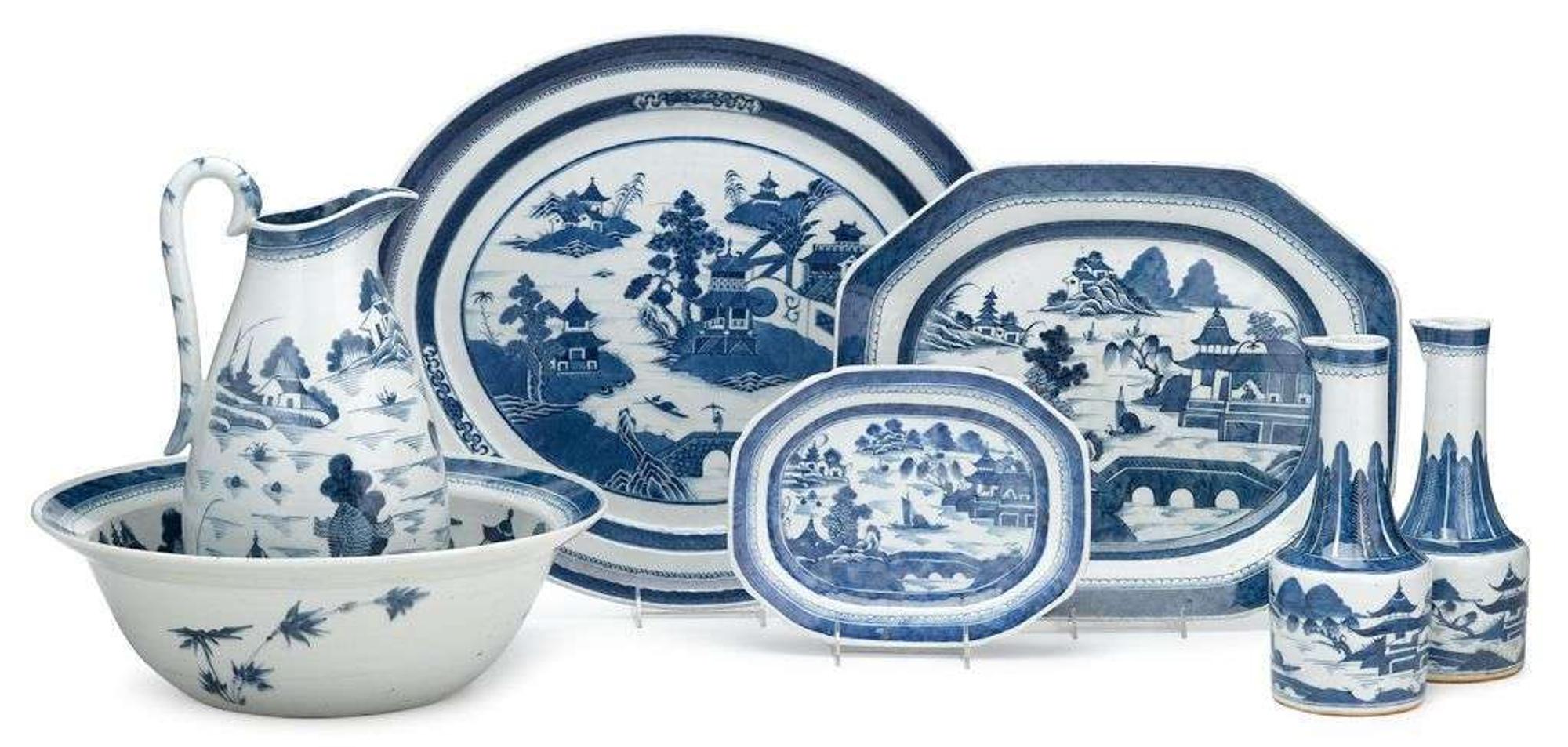 Three Chinese Export porcelain "Canton" serving platters 19th century