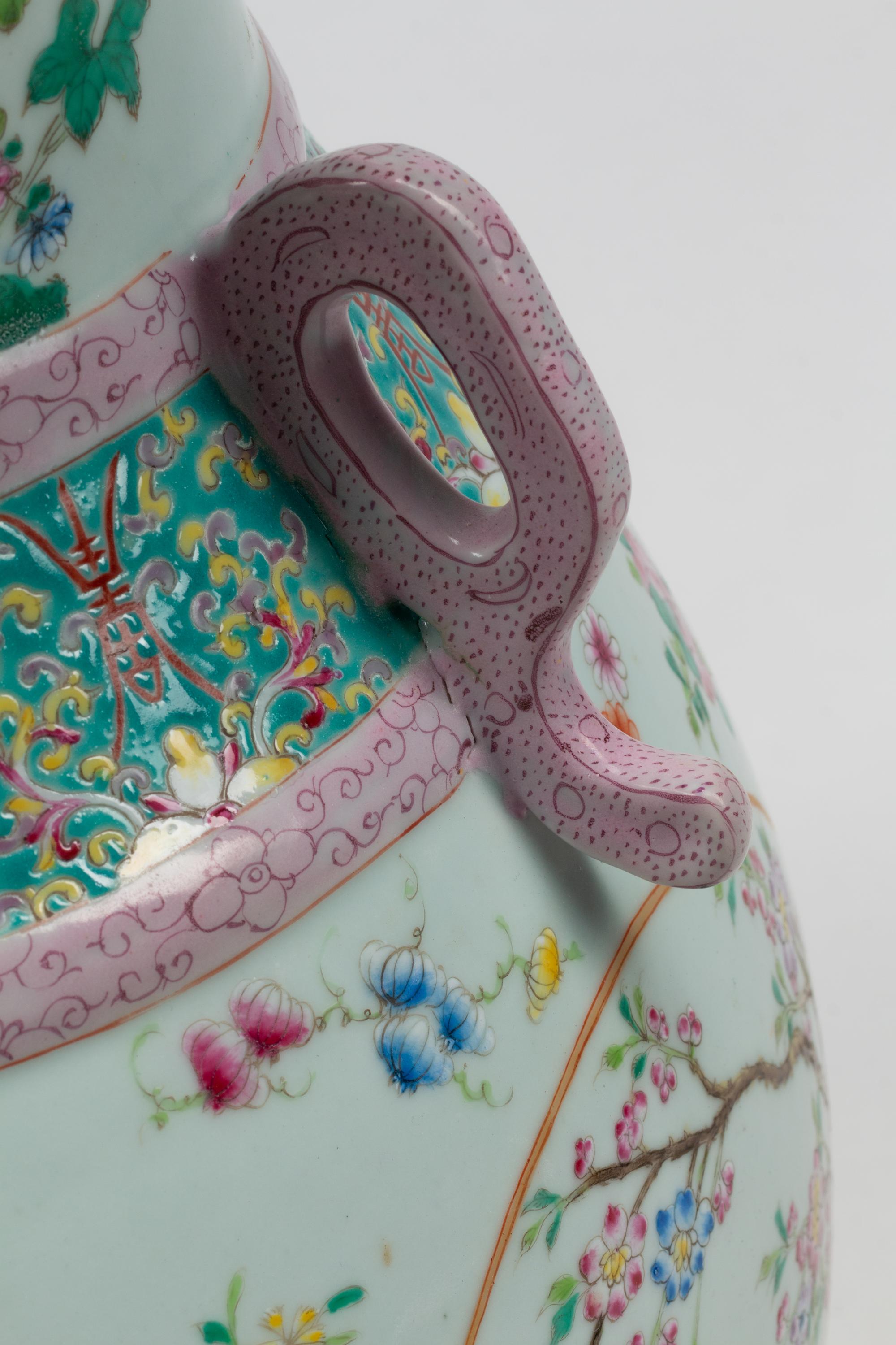 A Chinese Export Style Porcelain Vase on a Carved Giltwood Base