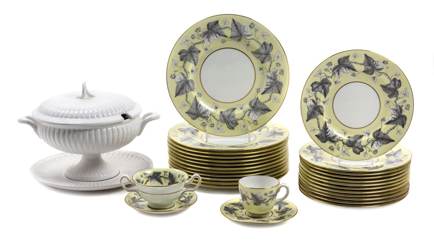 A Wedgwood Porcelain Dinner Service Diameter of dinner plate 10 1/2 inches.