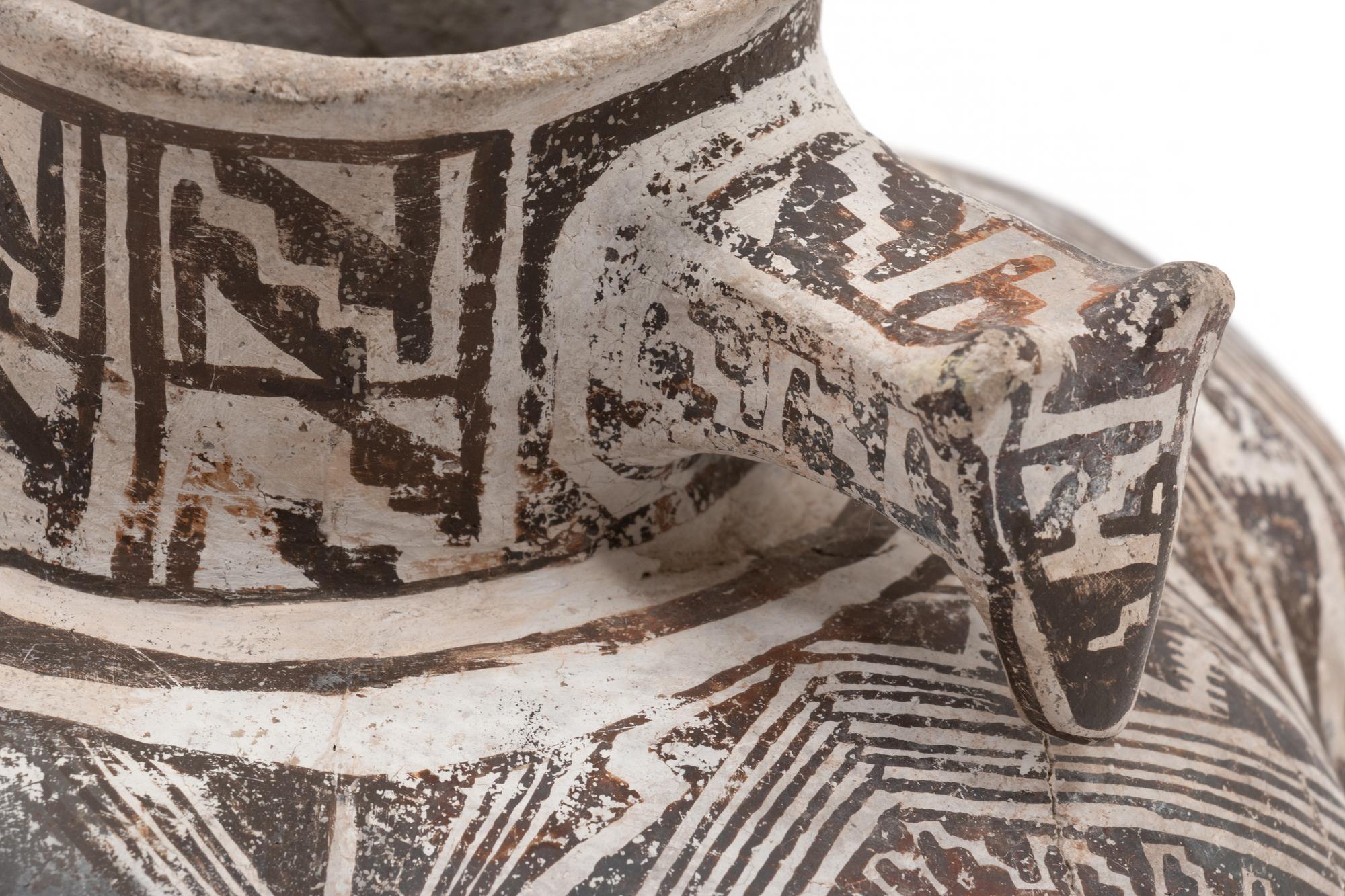 Tularosa Black-on-White Lobed Pottery Jar, with Dog Effigy