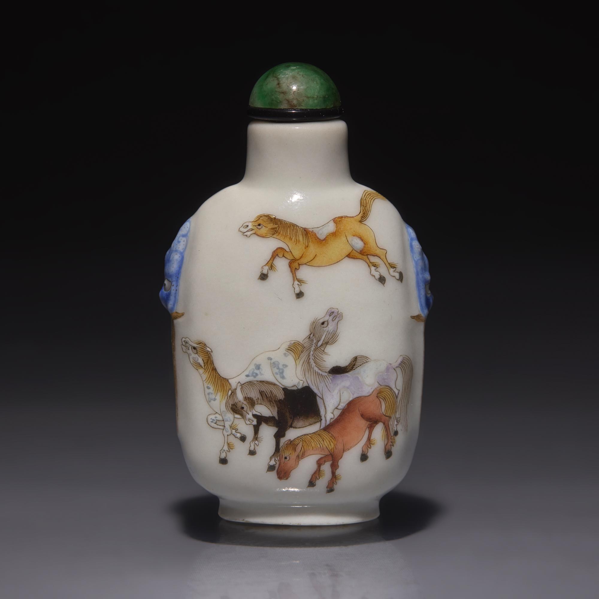 A Chinese Enameled Porcelain "Eight Horses of Mu Wang" Snuff Bottle, Qing Dynasty, Daoguang Mark and of the Period — 1821-1850年 粉彩穆王八駿圖鼻煙壺