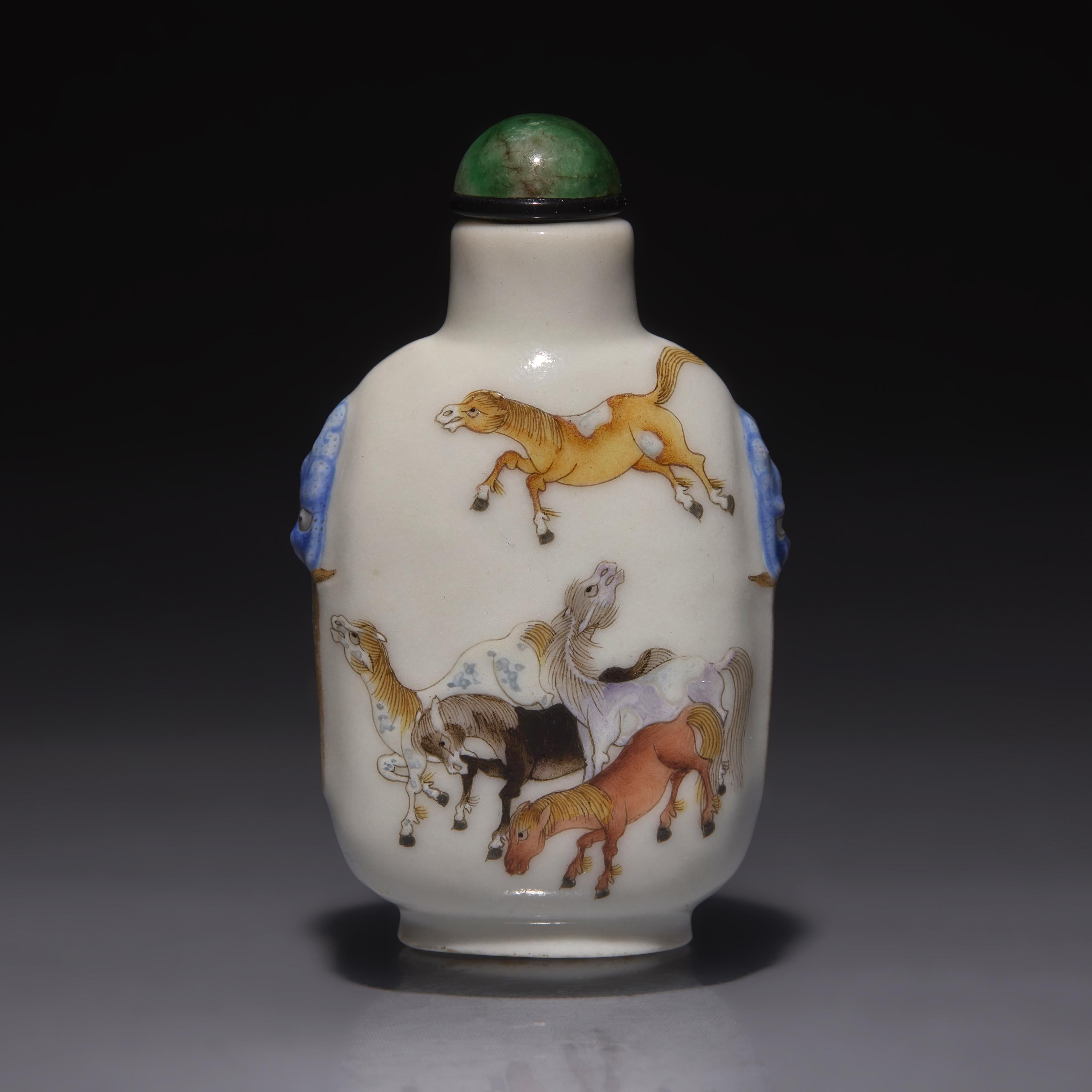 A Chinese Enameled Porcelain "Eight Horses of Mu Wang" Snuff Bottle, Qing Dynasty, Daoguang Mark and of the Period — 1821-1850年 粉彩穆王八駿圖鼻煙壺